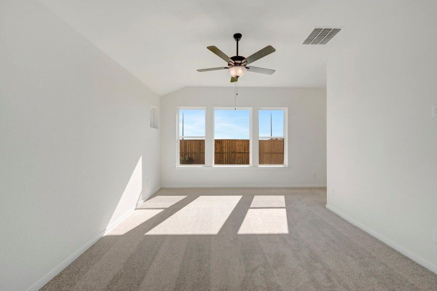 Spacious, unfurnished interior of a new home in The Grand Prairie 50’, Hockley (Image 25).