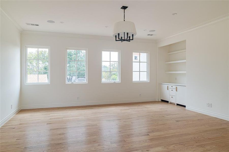 Spacious, unfurnished interior of a new home in , Dallas (Image 17).
