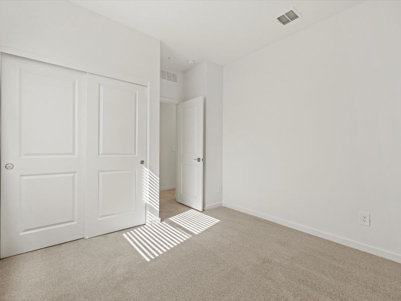 Spacious, unfurnished interior of a new home in Allure Vista Estate Series, Buckeye (Image 17).