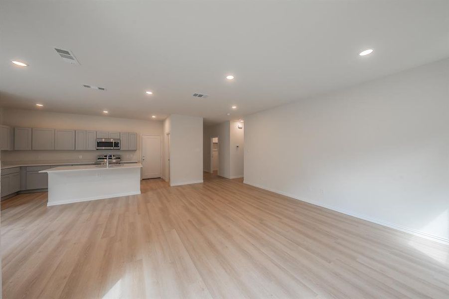 Spacious, unfurnished interior of a new home in Courtland Place, Cleburne (Image 39). Spacious, unfurnished interior of a new home in Courtland Place, Cleburne (Image 39).
