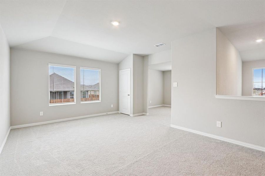 Spacious, unfurnished interior of a new home in River Ridge, Crandall (Image 33).