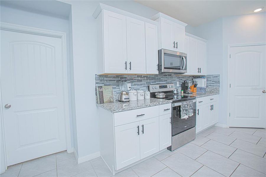 Kitchenette in the apartment.