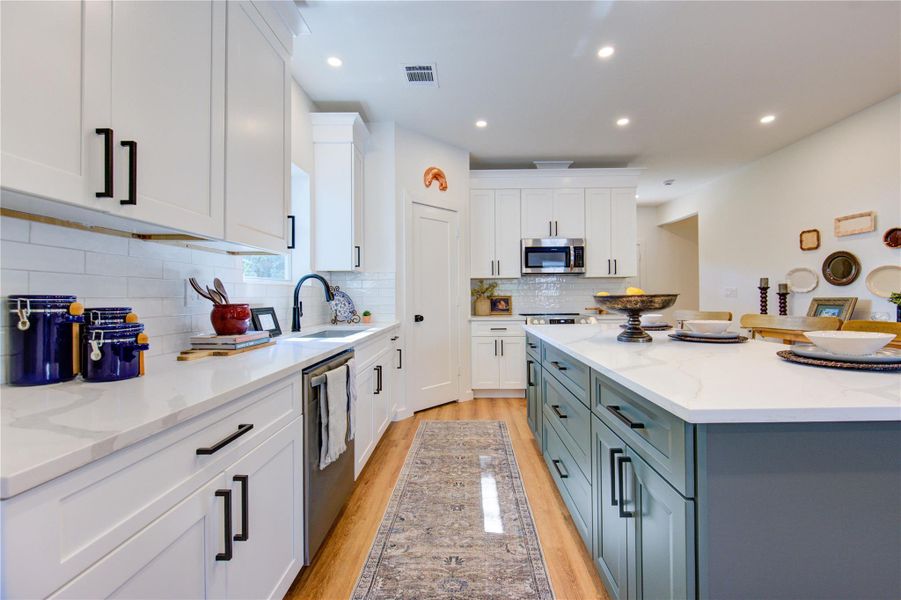 Furnished interior view inside a new home in , Bellville (Image 37).