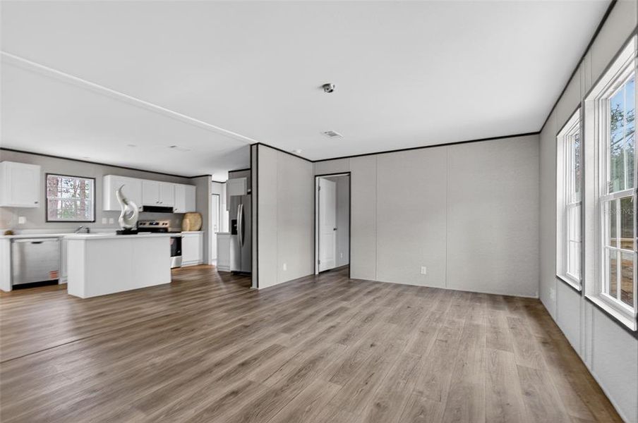 Spacious, unfurnished interior of a new home in , Interlachen (Image 26).