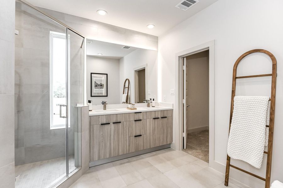 Furnished interior view inside a new home in Antigua, Houston (Image 16).