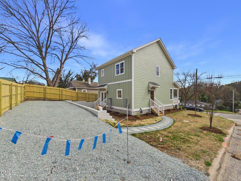 CAM01608G0-PR0128-STILL006