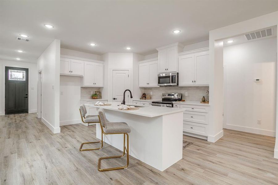 Furnished interior view inside a new home in , Fort Worth (Image 8). Furnished interior view inside a new home in , Fort Worth (Image 8).
