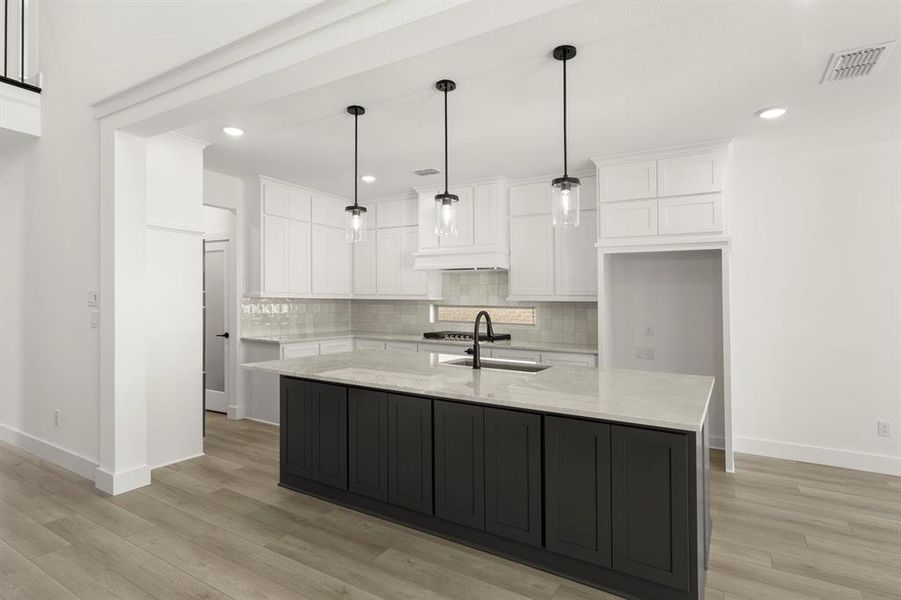 10. 15004 Pizarro - Kitchen (2)