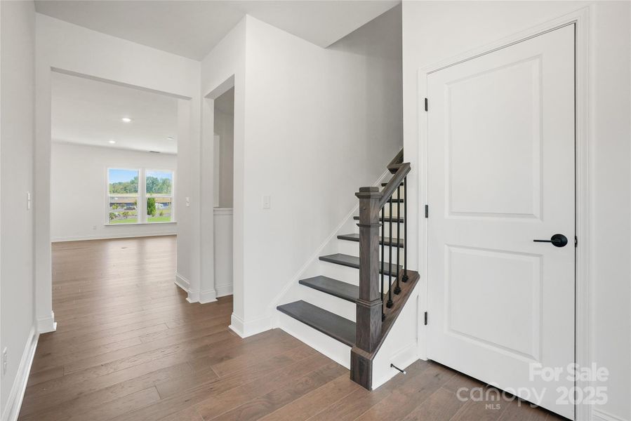 Spacious, unfurnished interior of a new home in Forest Creek, Waxhaw (Image 10).