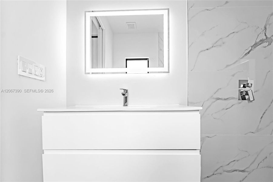 Close-up of interior finishes inside a home in , Cape Coral (Image 18). Close-up of interior finishes inside a home in , Cape Coral (Image 18).