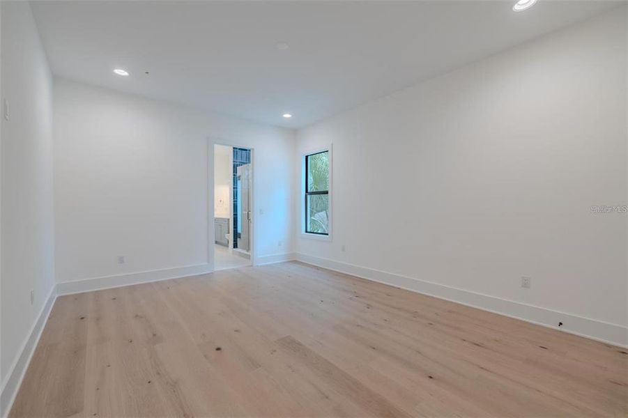 Spacious, unfurnished interior of a new home in , Tampa (Image 22). Spacious, unfurnished interior of a new home in , Tampa (Image 22).