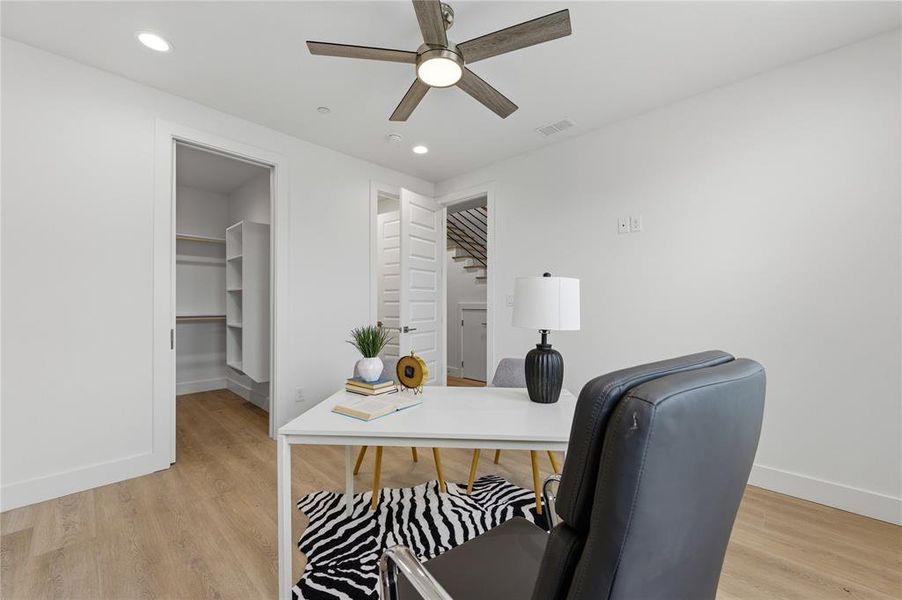 Furnished interior view inside a new home in , Dallas (Image 16).