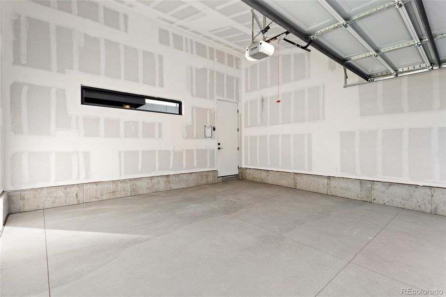 Spacious, unfurnished interior of a new home in , Denver (Image 44).