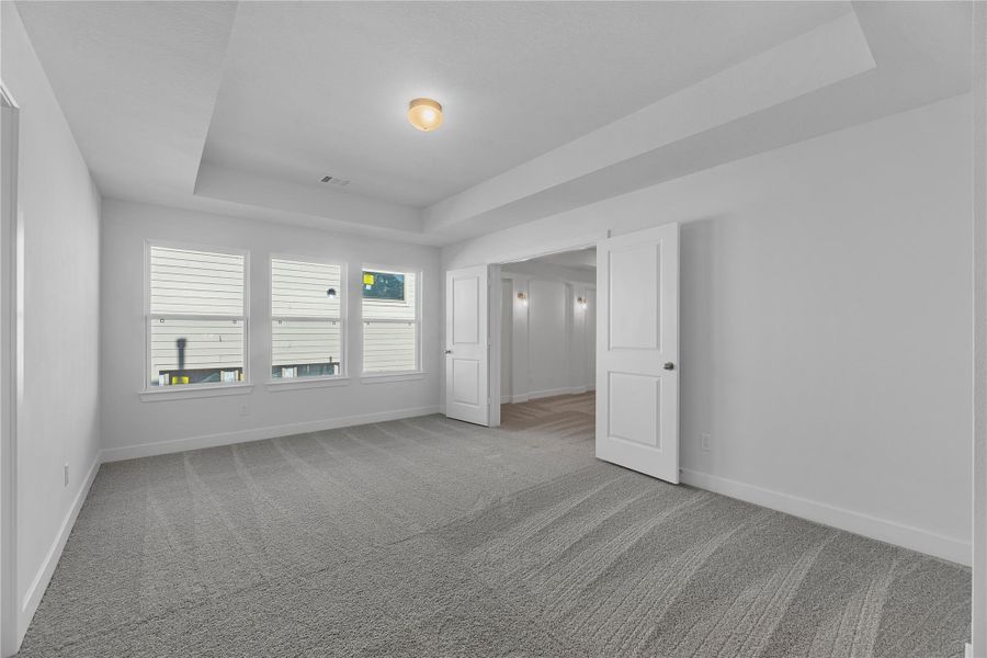 Spacious, unfurnished interior of a new home in Fulshear Lakes, Fulshear (Image 20). Spacious, unfurnished interior of a new home in Fulshear Lakes, Fulshear (Image 20).
