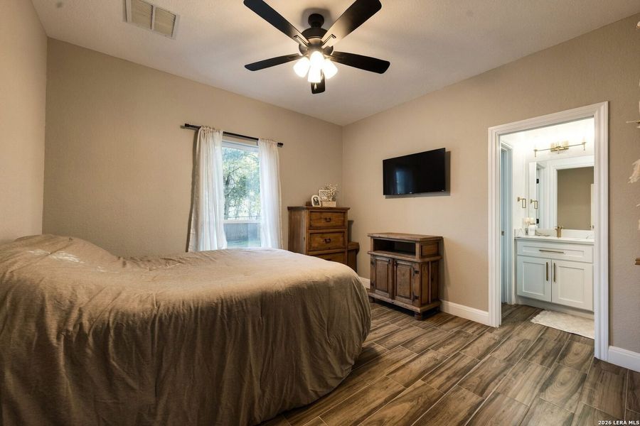 Furnished interior view inside a new home in , La Vernia (Image 17).