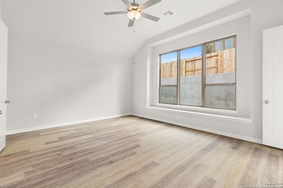 Spacious, unfurnished interior of a new home in Homestead, Schertz (Image 19).
