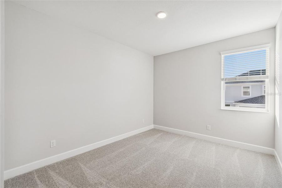 Spacious, unfurnished interior of a new home in Bay Lake Farms, St. Cloud (Image 41).