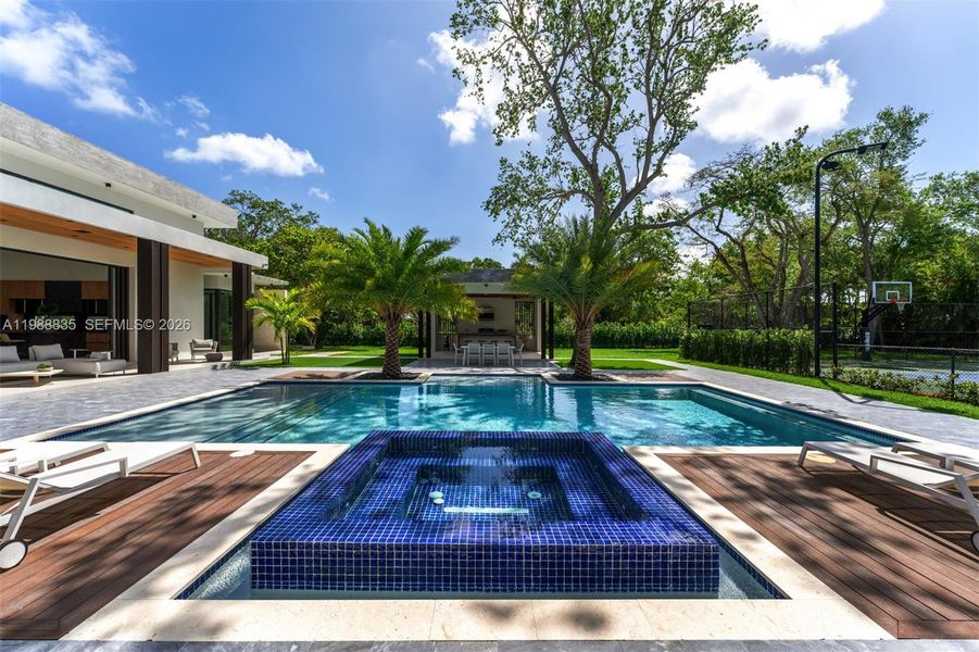 Exterior details and patio area of a home in , Miami (Image 22).