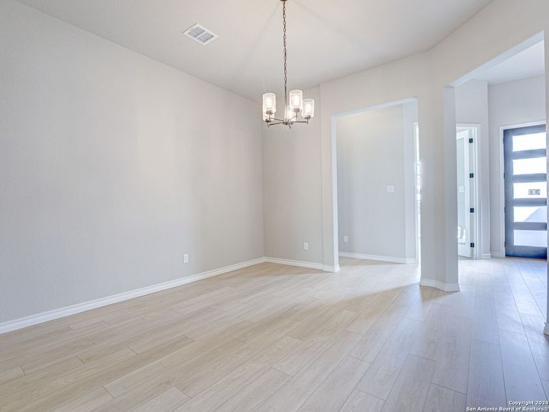 Spacious, unfurnished interior of a new home in Potranco Oaks, Castroville (Image 23). Spacious, unfurnished interior of a new home in Potranco Oaks, Castroville (Image 23).