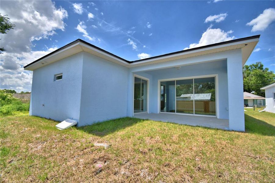 Exterior details and patio area of a home in , Winter Haven (Image 24).