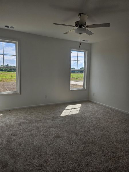 Spacious, unfurnished interior of a new home in Edgefield, Loris (Image 19).
