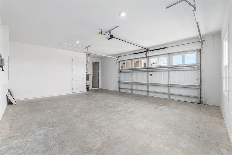 Spacious, unfurnished interior of a new home in , Ocala (Image 64).