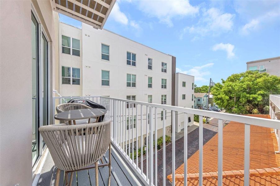 Exterior details and patio area of a home in Castille Urbana, St. Petersburg (Image 27).