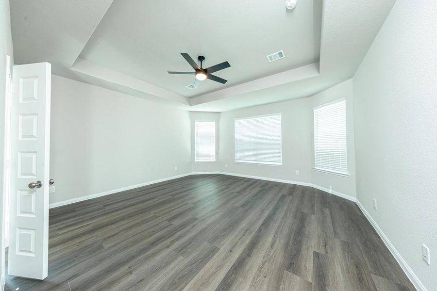 Spacious, unfurnished interior of a new home in Bluestem, Brookshire (Image 23). Spacious, unfurnished interior of a new home in Bluestem, Brookshire (Image 23).