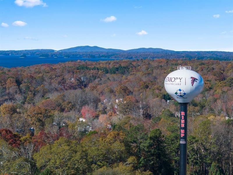 Image 70 of a home in Waypoint.
