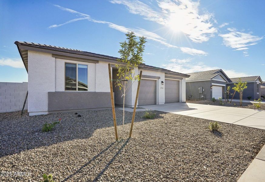 3-web-or-mls-W Mellen Ln-S0512-003