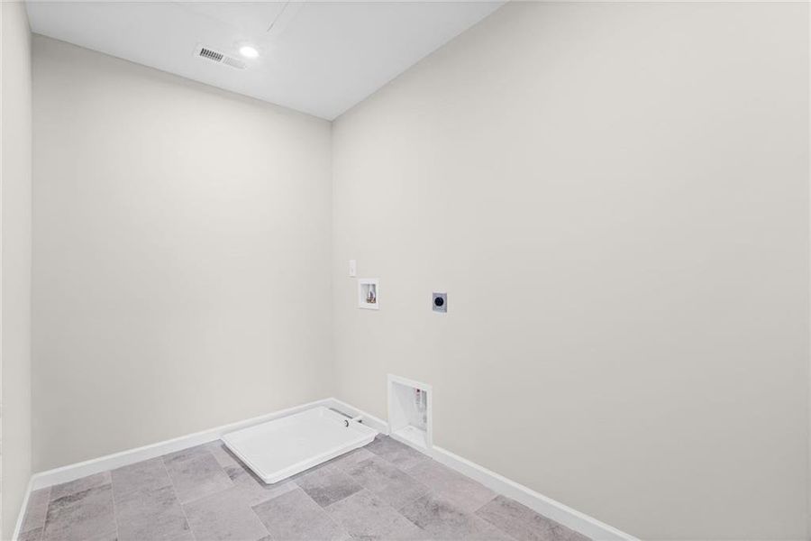 Spacious, unfurnished interior of a new home in Three Rivers, Rome (Image 30).