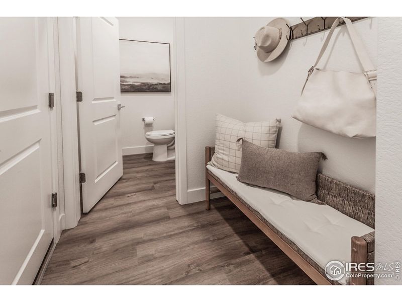 EXAMPLE PHOTO: ENTRY