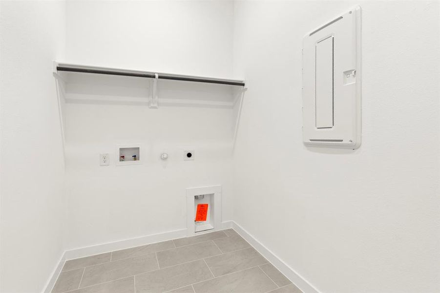 06. 7104 Bergamot - Utility