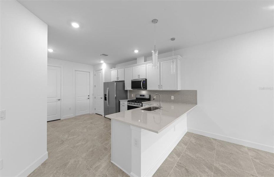 Furnished interior view inside a new home in Del Webb Catalina, Lakewood Ranch (Image 7).