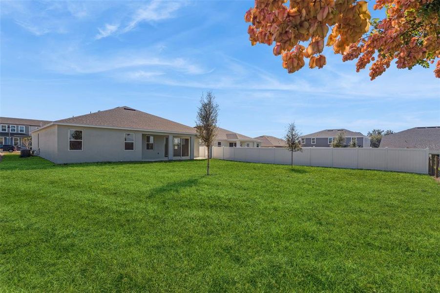 Exterior details and patio area of a home in Eden Crest, Apopka (Image 3).