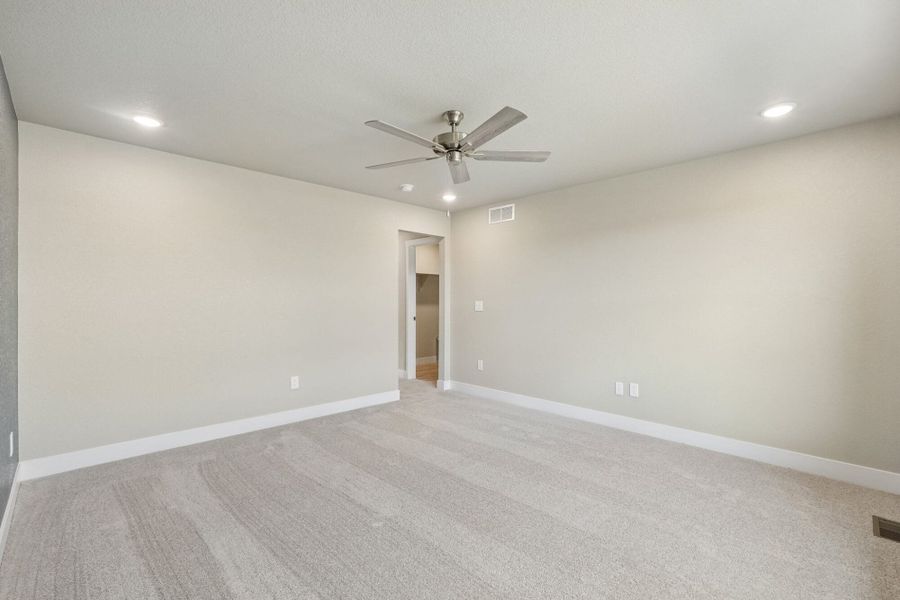 Spacious, unfurnished interior of a new home in The Trails at Aspen Ridge, Colorado Springs (Image 42).
