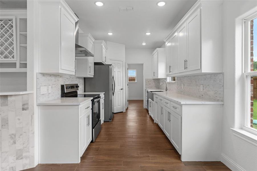 Image 27 of a home in .