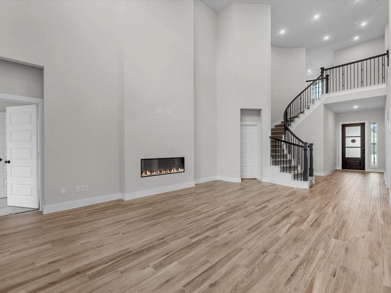 Spacious, unfurnished interior of a new home in Trillium 50′, Richmond (Image 12).