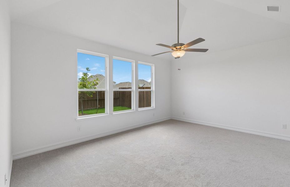 Spacious, unfurnished interior of a new home in Wellington, Fort Worth (Image 21).
