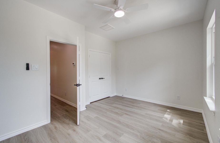 Picture is not of the actual home. It is a representative of a home of the same floor plan. Picture is not of the actual home. It is a representative of a home of the same floor plan.