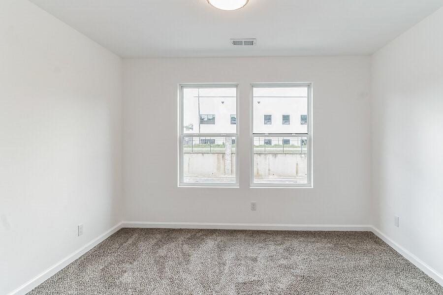 Spacious, unfurnished interior of a new home in , Stone Mountain (Image 7).