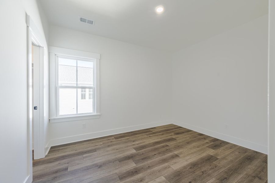 Spacious, unfurnished interior of a new home in Mount Pleasant Homes, Mount Pleasant (Image 33).