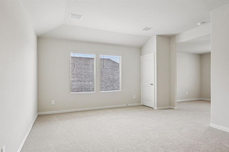 Spacious, unfurnished interior of a new home in Parks at Foster Crossing - Signature Series, Anna (Image 37).