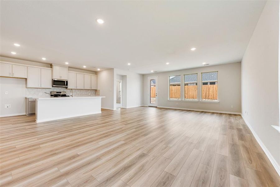 Spacious, unfurnished interior of a new home in Walden Pond, Forney (Image 15). Spacious, unfurnished interior of a new home in Walden Pond, Forney (Image 15).