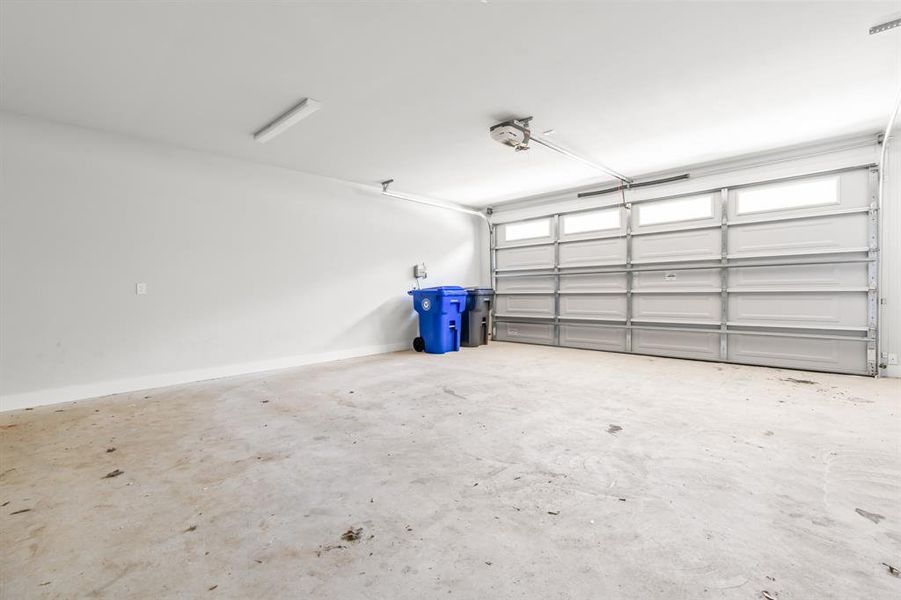 Spacious, unfurnished interior of a new home in , Waco (Image 18).