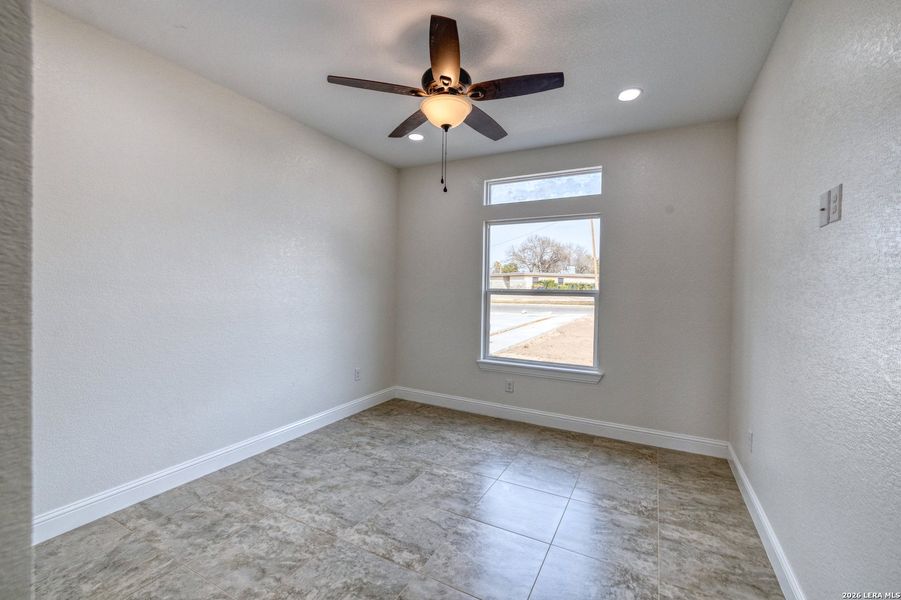 Spacious, unfurnished interior of a new home in , Uvalde (Image 17).
