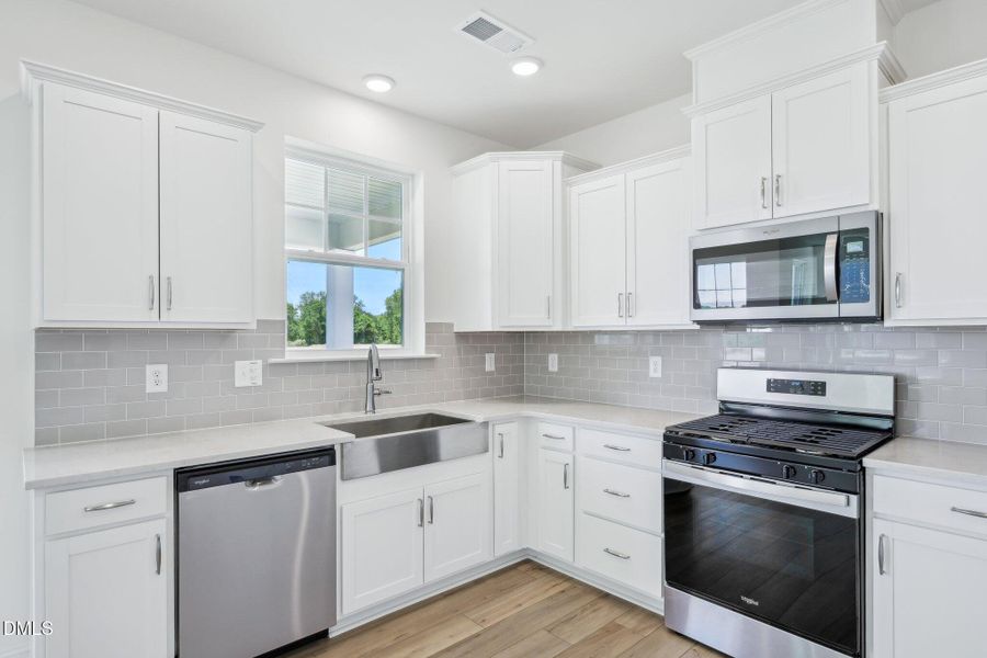 17-web-or-mls-Willow Cameron Wy-3004-015