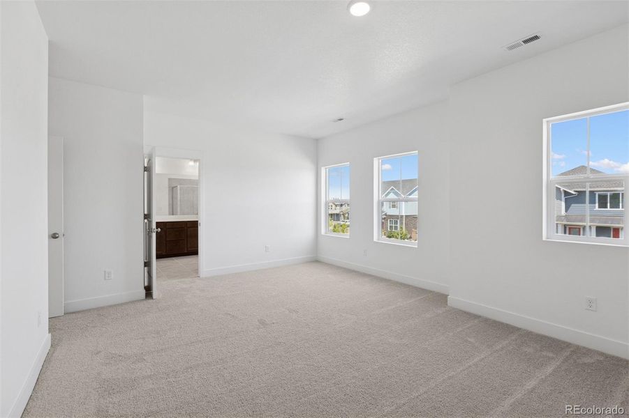 Spacious, unfurnished interior of a new home in Painted Prairie Cottage, Aurora (Image 29).