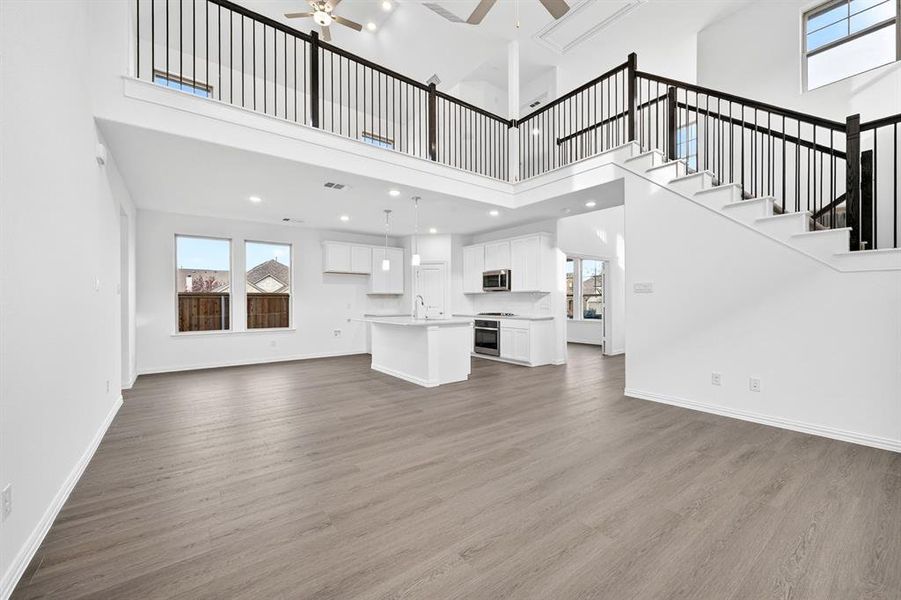 Spacious, unfurnished interior of a new home in Tarrytown, Crowley (Image 35).