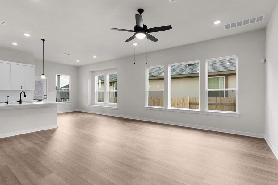 Spacious, unfurnished interior of a new home in Nolina, Georgetown (Image 12).